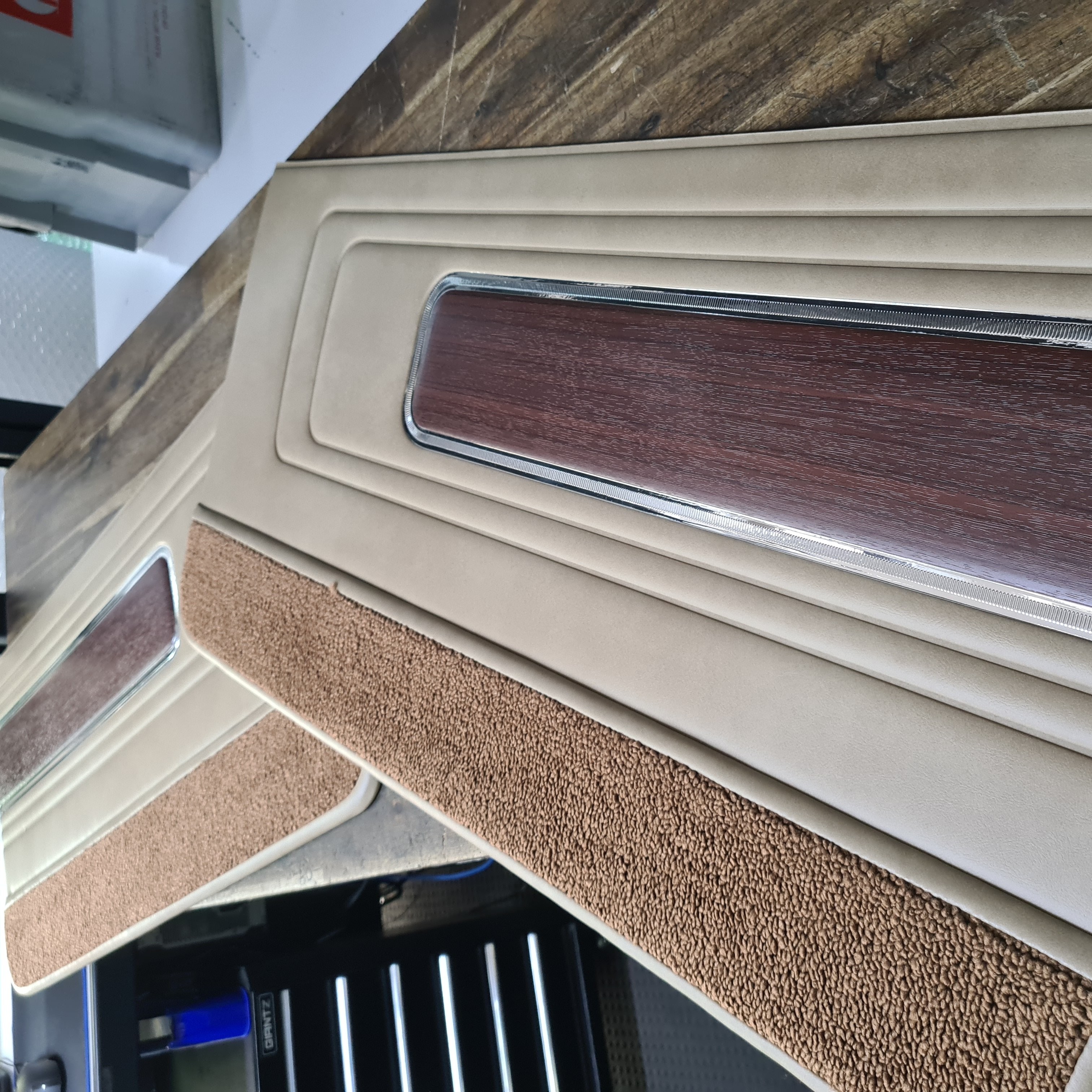 Reproduction Door Trim Set : VE/VF/VG Regal Sedan with woodgrain insert - Tan with Brown carpet