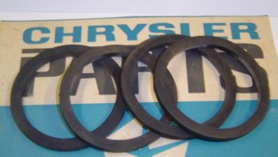 N.O.S. Carburettor to Air Cleaner Gasket : suit 2-bbl Carter
