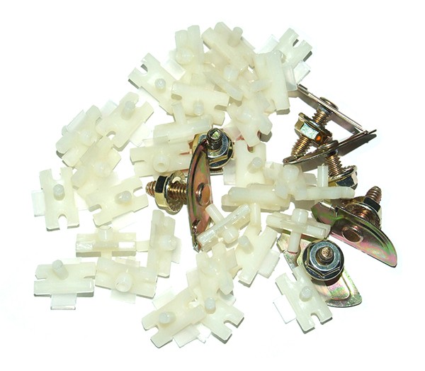 Body Side Protection Mold Fastener Clip Set : Suit VG Sedan / Wagon