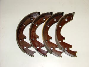 Rear Brake Shoe Set : Chrysler Centura